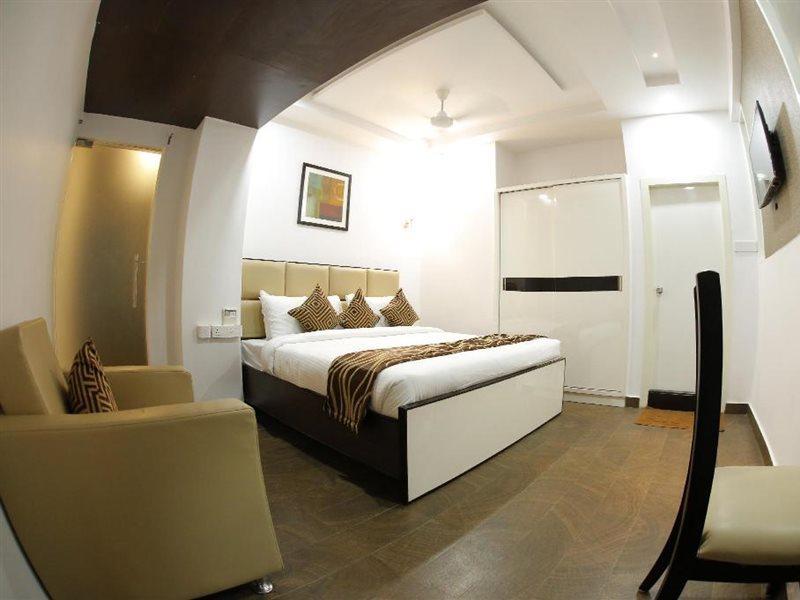 Hotel V Royal Park Guntur Exterior photo