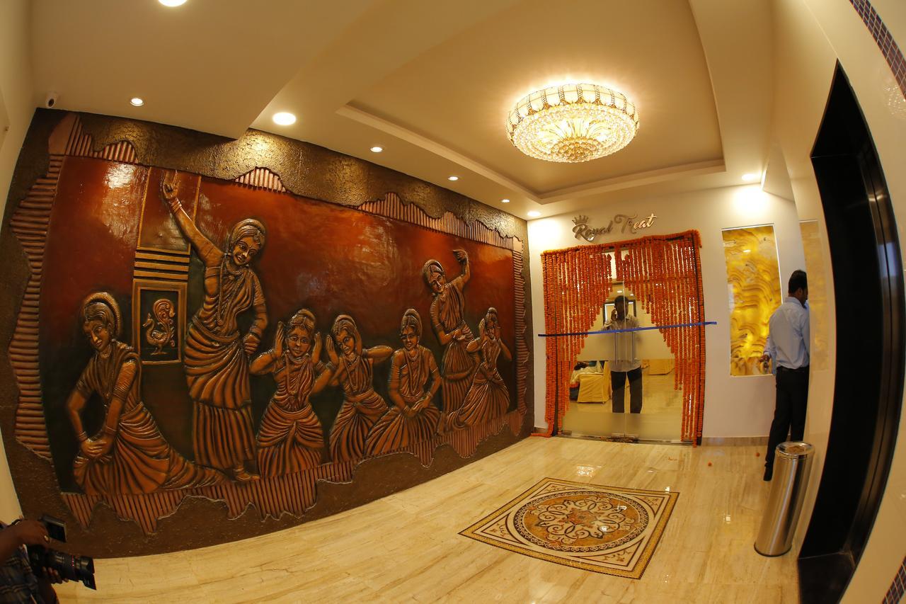 Hotel V Royal Park Guntur Exterior photo
