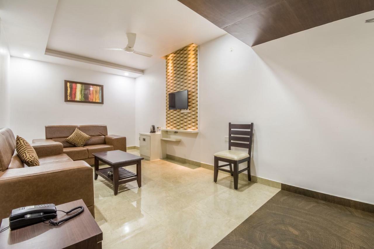 Hotel V Royal Park Guntur Exterior photo