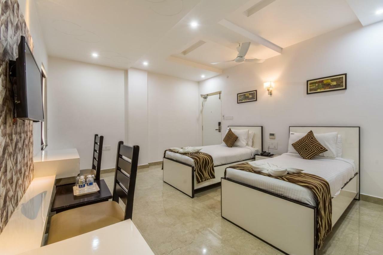 Hotel V Royal Park Guntur Exterior photo